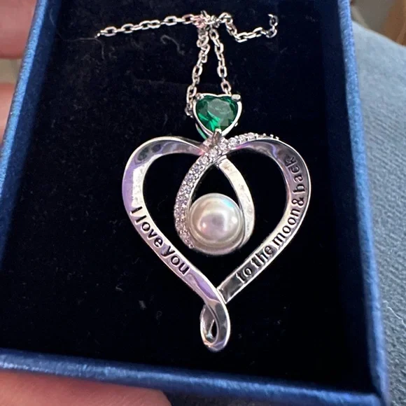 Elda &Co sterling Silver Heart Necklace .925 with Love you to the moon and back - Picture 3 of 6